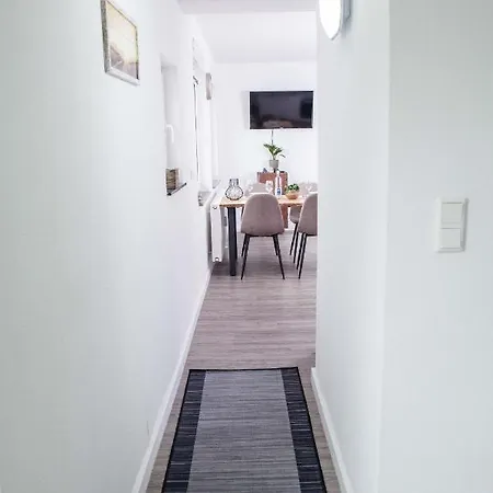 Helle 2-zi. Wohnung, Netflix/wifi, Hockenheimring Apartmán *