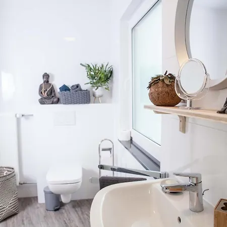 Helle 2-zi. Wohnung, Netflix/wifi, Hockenheimring Apartmán *