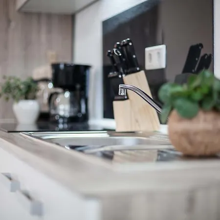 Helle 2-zi. Wohnung, Netflix/wifi, Hockenheimring Ketsch