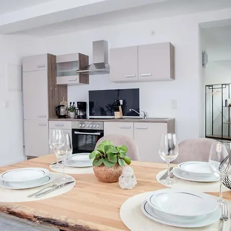 Apartmán Helle 2-zi. Wohnung, Netflix/wifi, Hockenheimring