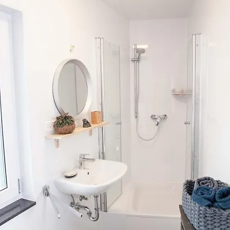 Helle 2-zi. Wohnung, Netflix/wifi, Hockenheimring Apartmán Ketsch